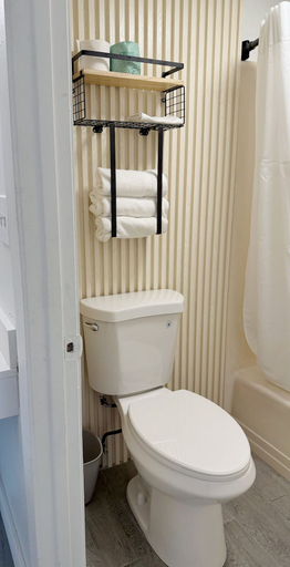 Bathroom 3, Soho Inn & Suites, Osceola