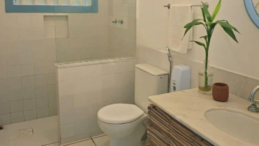 Bathroom 2, POUSADA DOS PÁSSAROS, Rio de Janeiro