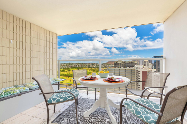 Exterior 4, Ocean-golf Course Couples Retreat at Island Colony Short Walk to the Beach, Honolulu