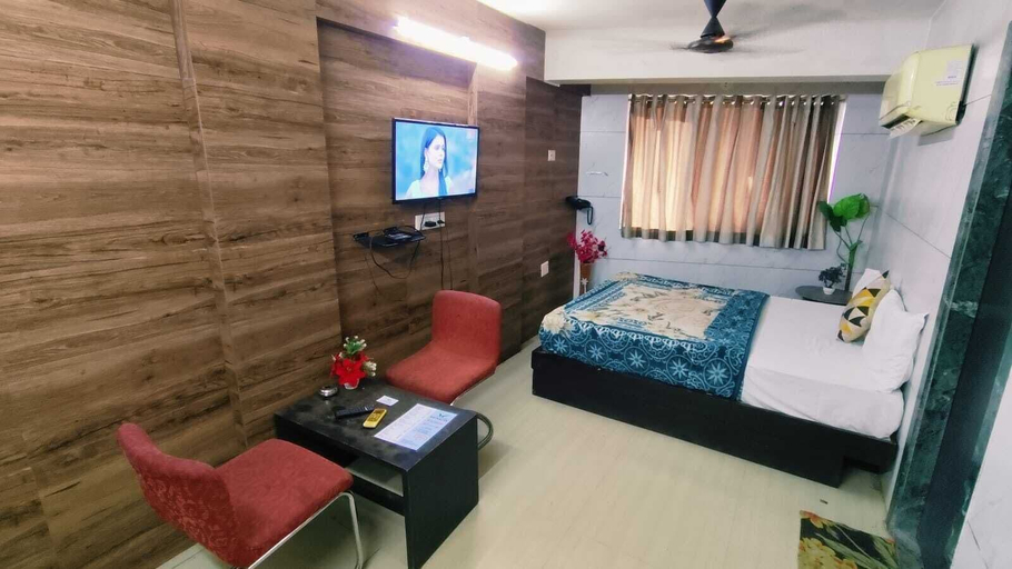 Room 5, Hotel Vatsalya, Rajkot