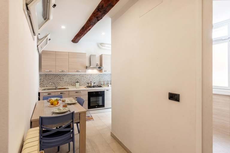 Private kitchen 5, Da Lino Beachfront Apartment for 4, Genova