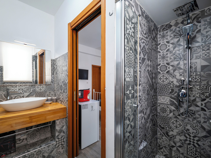 Bathroom 4, Le due Sicilie -Ragusa guest house, Ragusa