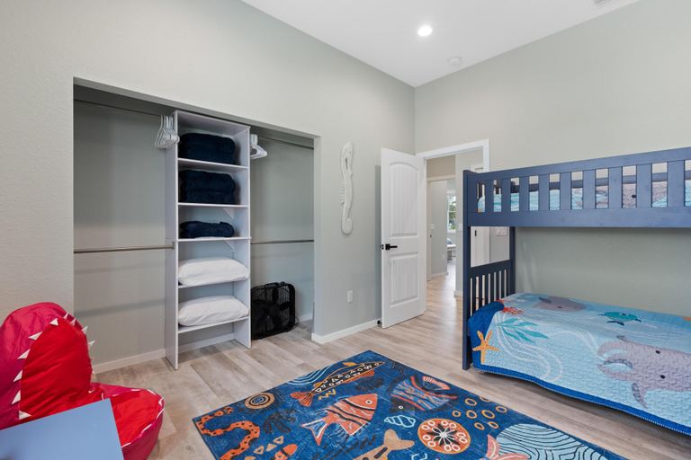 Bedroom 2, Seaside Cottage, Lee