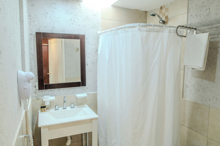 Bathroom 4, Apart & Hotel Posta Natural, Tandil