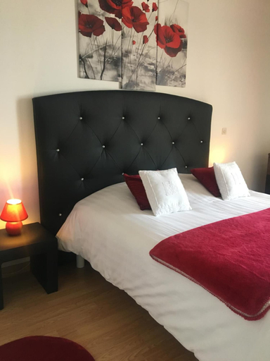 Bedroom 2, La Massonnière chambres d'hôtes, Vienne