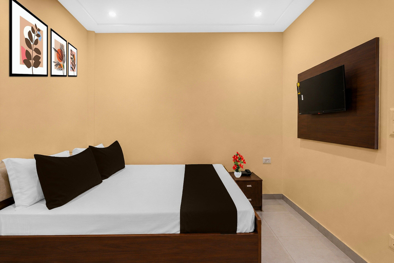Room 4, Classic Hotel Lavish Inn, Gautam Buddha Nagar