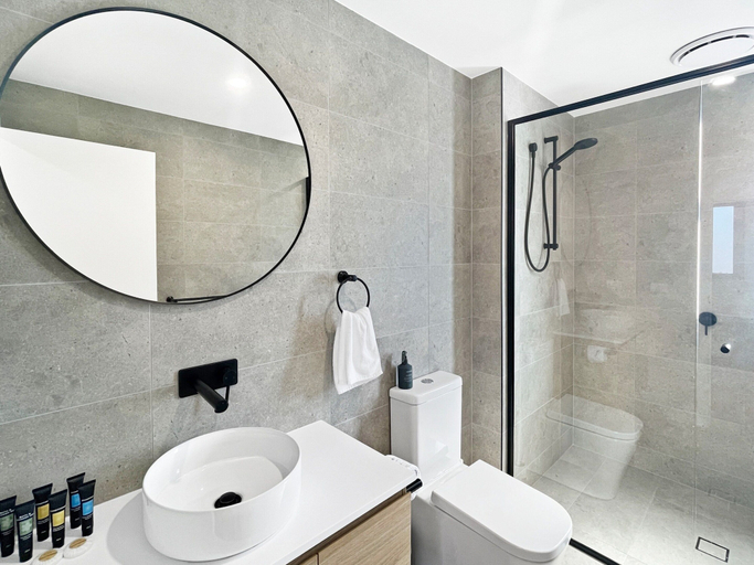 Bathroom 2, Scenic Batemans Bay Stay Near Golf Course, Eurobodalla
