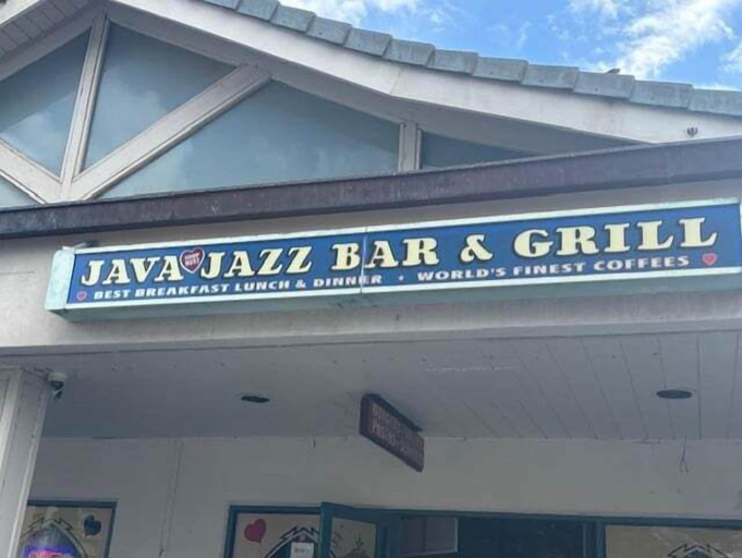 Exterior 3, Updated Oceanfront Whale Watching - Kulakane 211, Maui