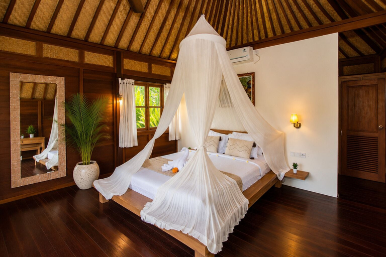 Room 4, Ubud 1BR Villa Wooden Resort Arjuna, Gianyar