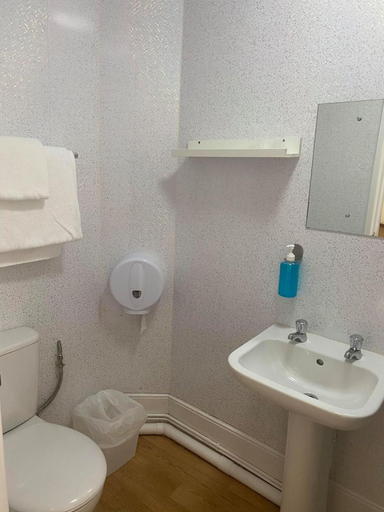 Bathroom 4, The White Hart Hotel, Devon