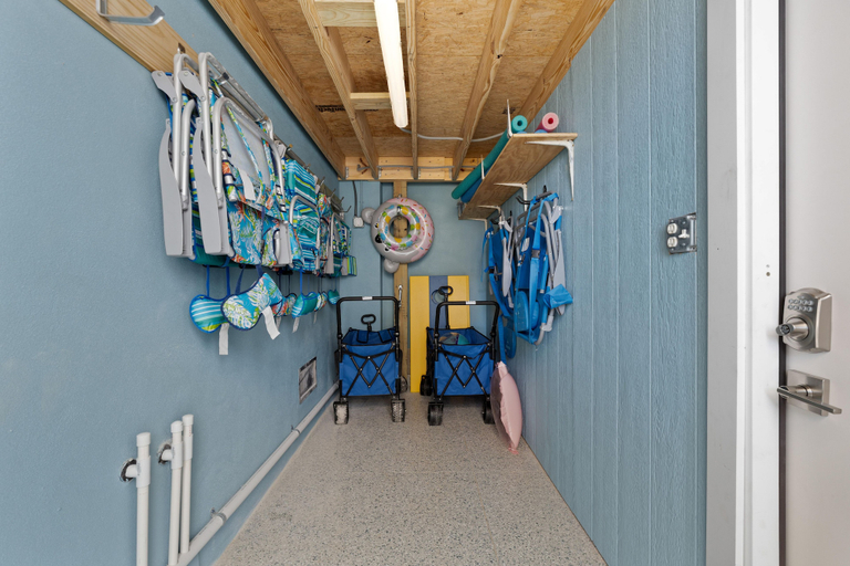 Interior 2, Salty Seahorse Unit 100, Lee