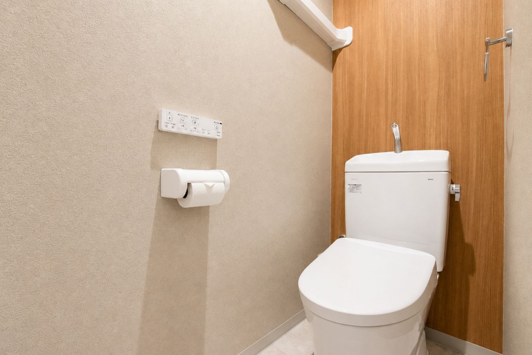 Bathroom 3, Nishikujo -EN-, Osaka