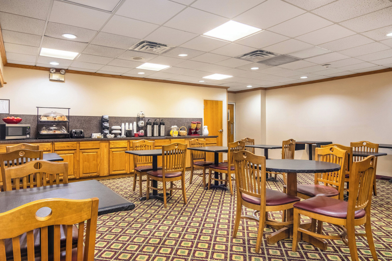 Food & Drinks 4, Red Roof Inn Ashtabula - Austinburg, Ashtabula