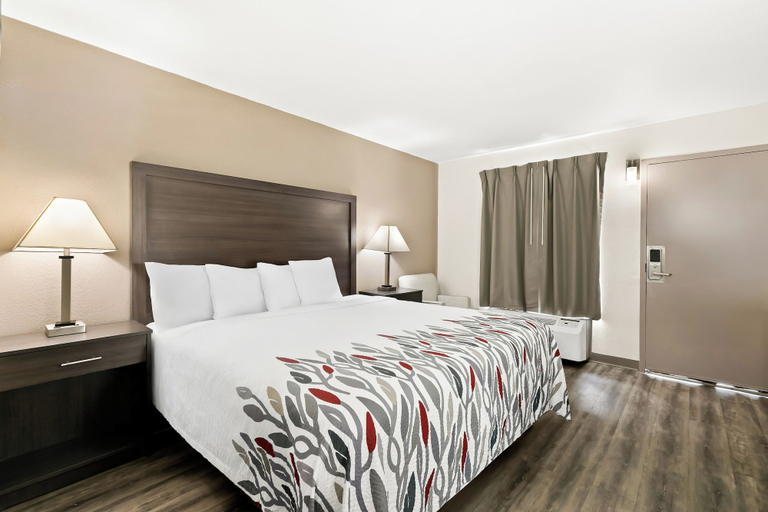 Bedroom 2, Red Roof Inn & Suites Duncan, Spartanburg