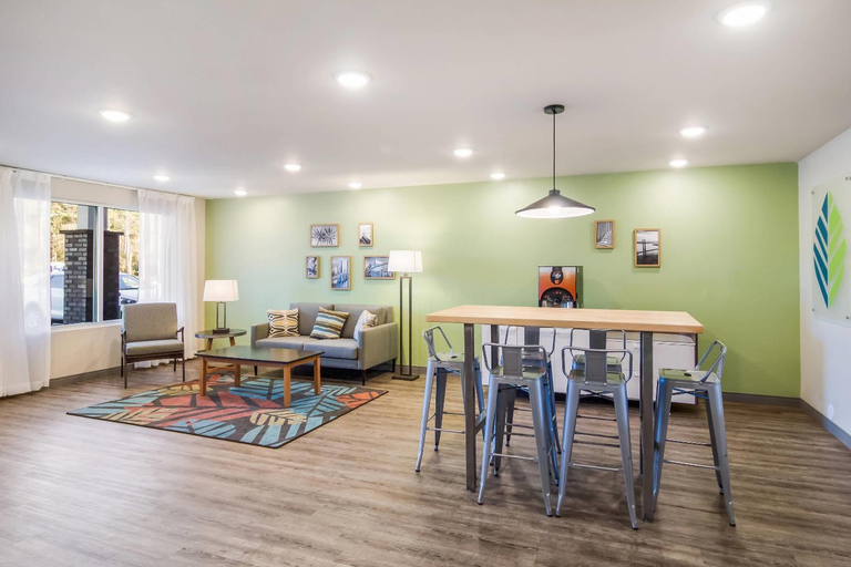 Public Area 2, WoodSpring Suites Jacksonville Baymeadows, Duval