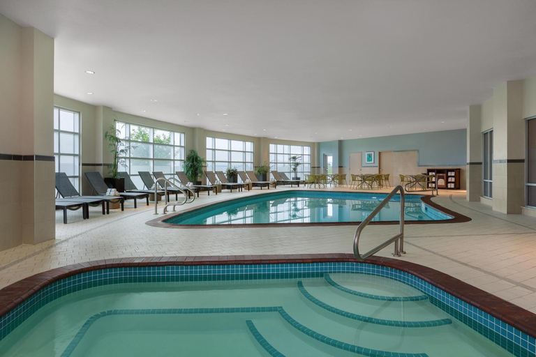 Sport & Beauty 5, Hampton Inn by Hilton Calgary Airport North, Division No. 6