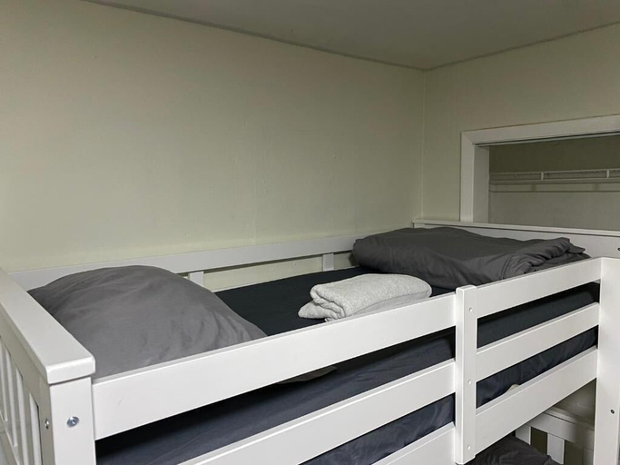 Room 2, Davish house, Miami-Dade