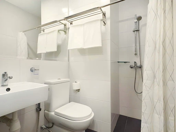 Bathroom 5, Aura Hotel Mackenzie, Singapore