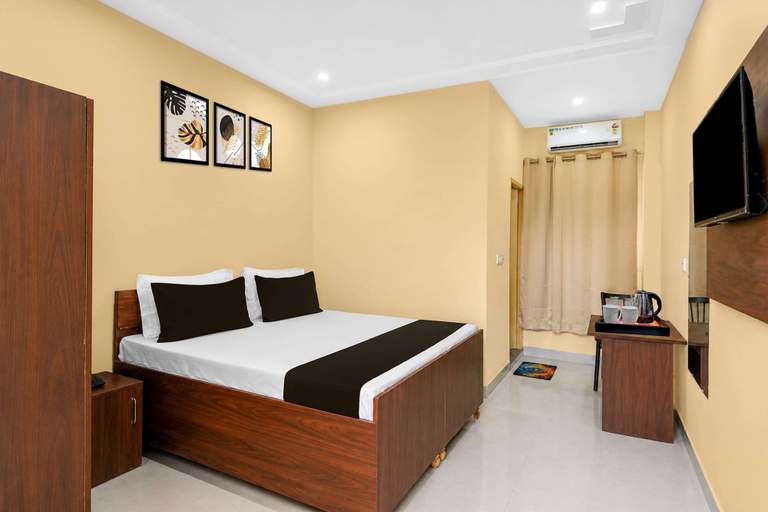 Room 3, Classic Hotel Lavish Inn, Gautam Buddha Nagar