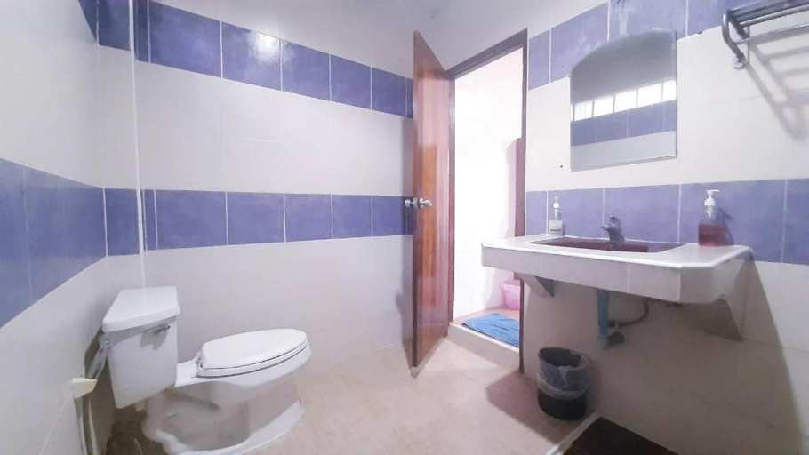 Bathroom, Guyana Saikaew, Muang Rayong