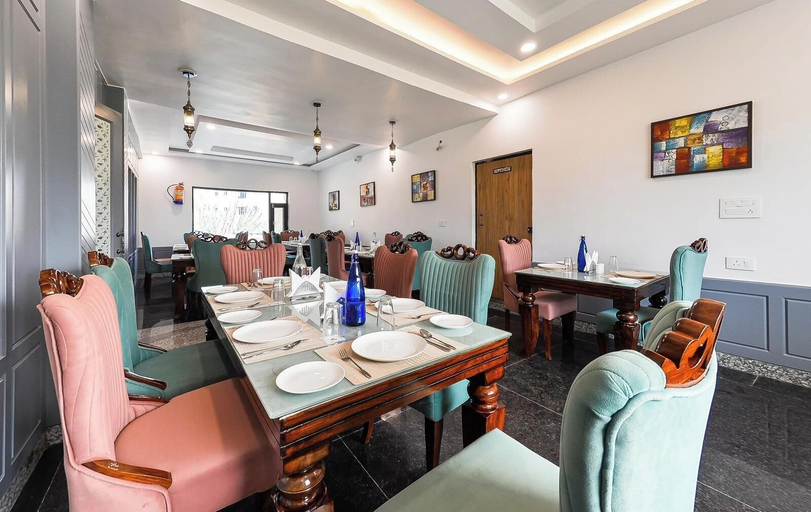 Dining 4, Hotel White Villa Resort, Anantnag