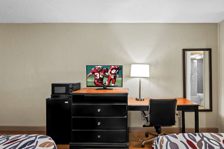Bedroom 3, Red Roof Inn Hot Springs, Garland