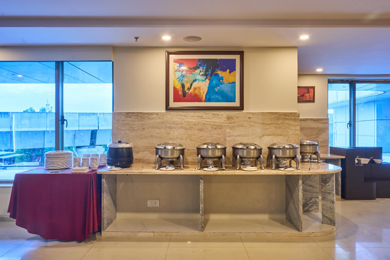 Food & Drinks 5, Treebo Premium Metropolis, Hyderabad