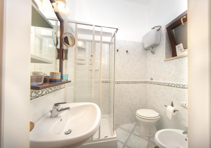 Bathroom 2, Agriturismo Sorgituro, Salerno