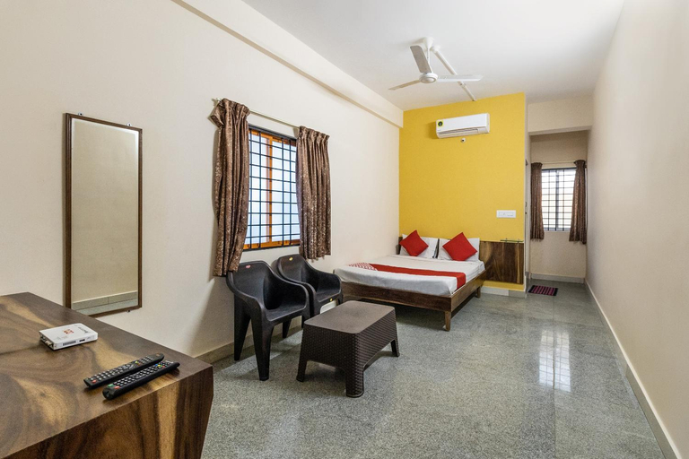 Public Area 2, Hotel O Supriya Lodge, Hassan