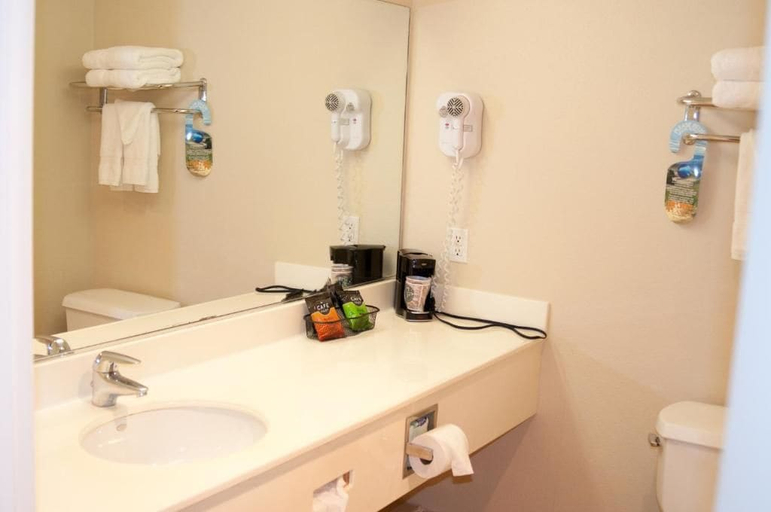 Bathroom 5, Lamplighter Inn & Suites, San Luis Obispo