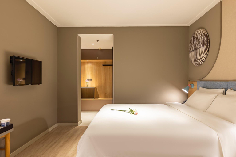 Bedroom 2, Home Inn (Tianjin Binhai New District MSD Customs Building), Tianjin
