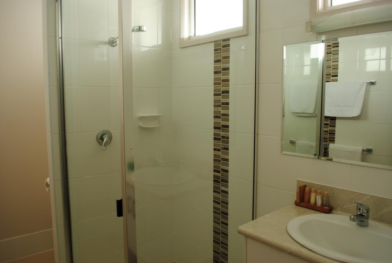 Bathroom, The David Motel, Rockhampton