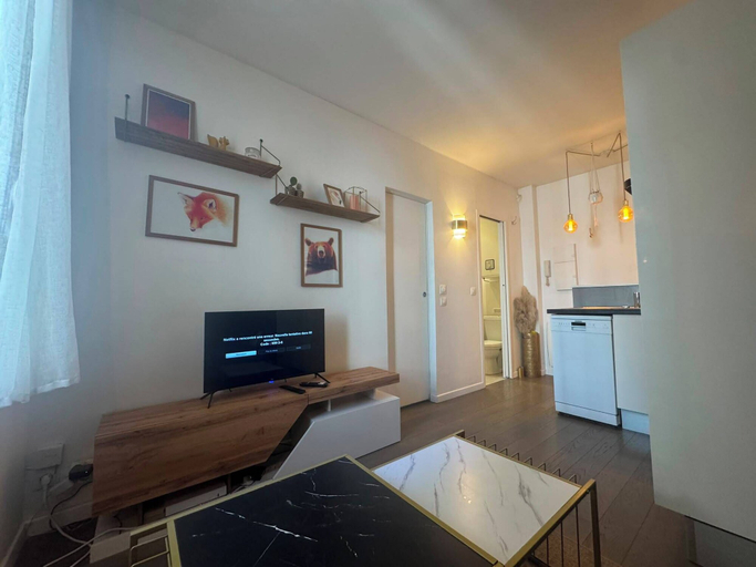 Interior 4, Appart 19, Paris