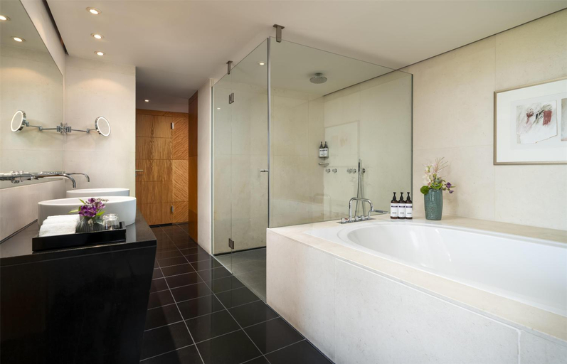 Bathroom 5, Hyatt Regency Mainz, Mainz