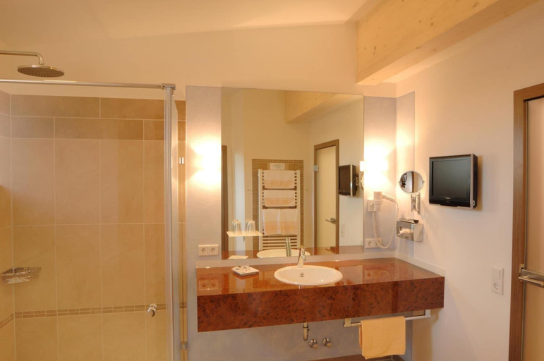 Bathroom 4, Hotel Geiger, Ostallgäu