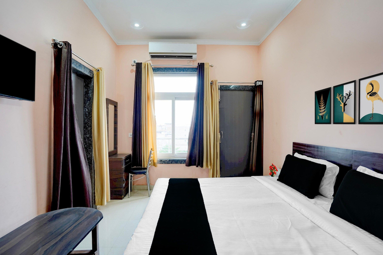 Room 5, Collection O Dafi Crossway Varanasi, Varanasi