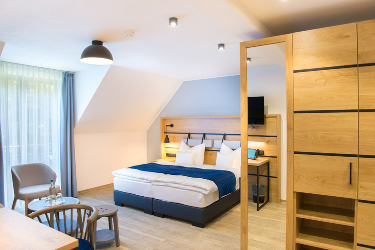 Bedroom 2, Aktivhotel Inselsberg, Gotha
