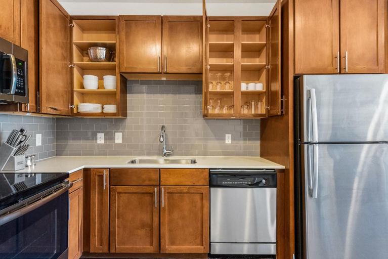 Private kitchen 3, Landing Amazing 1BD in Maricopa, Pinal
