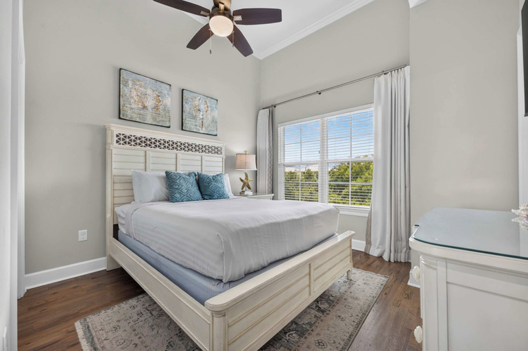 Room 5, The Coastal Drift - Communal Pool, Walton