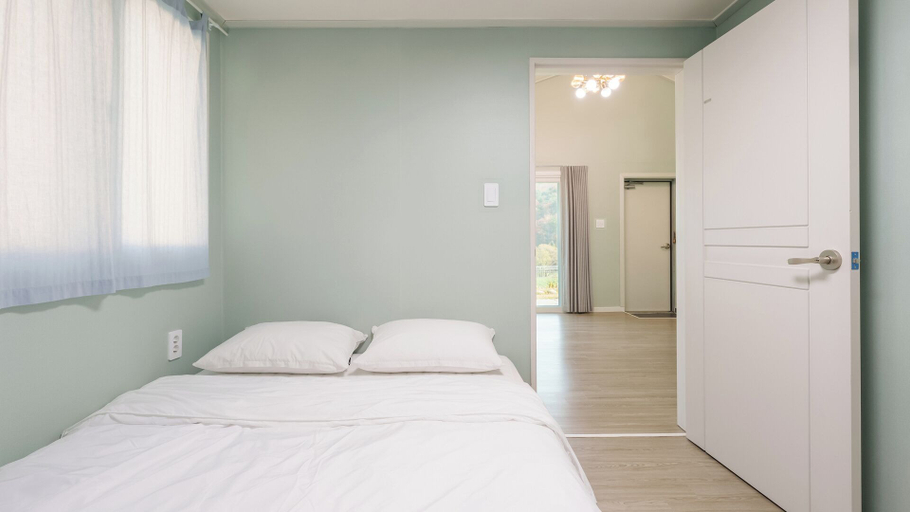 Bedroom 3, Gangneung Dawon-hill Pension, Gangneung