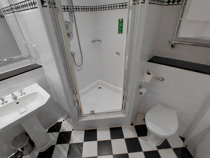Bathroom 4, Brandon Hall Hotel and Spa, Warwickshire