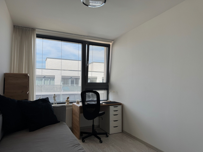 Room 4, 2 Bed Apartment Sleeps 6 - Free Parking - Pets, Praha 7
