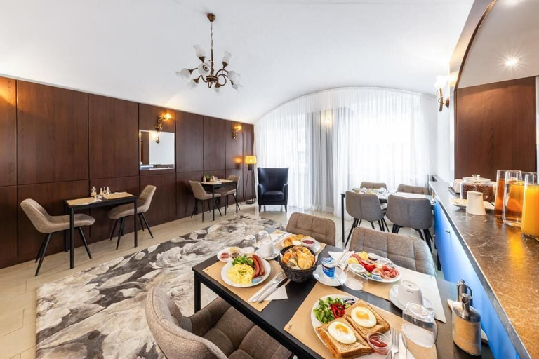 Dining, A1 Royal Plaza, Praha 1