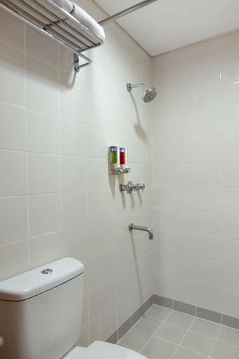 Bathroom 4, Amaris Hotel Pemuda Semarang, Semarang