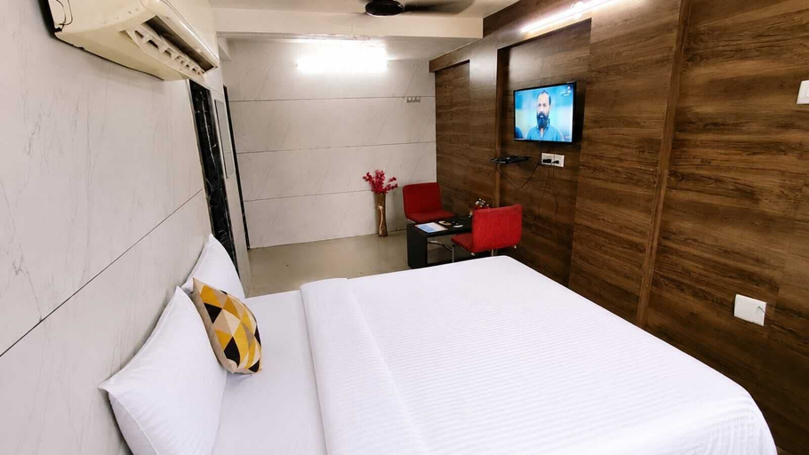 Room 3, Hotel Vatsalya, Rajkot