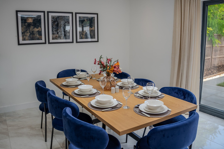 Room 4, Spacious 5bed House in Ruislip Sleeps 10, London
