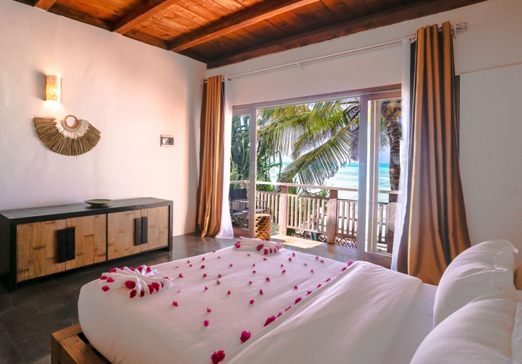 Bedroom 2, Salt & Coral Hotel and Restaurant, Kusini