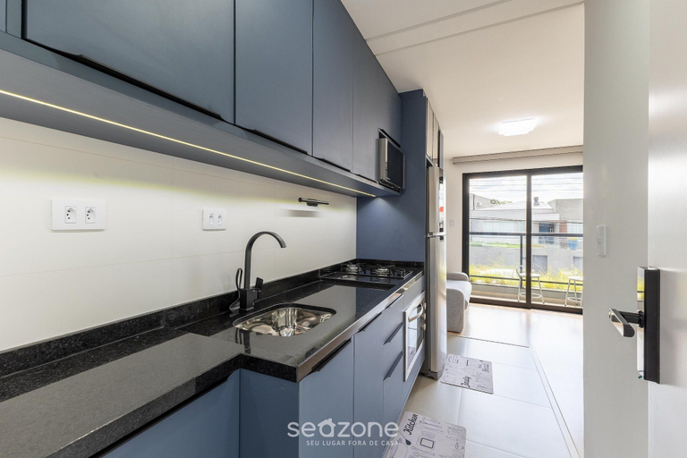 Private kitchen 3, 1BR apt w/ BBQ in Curitiba Pla0201, Curitiba