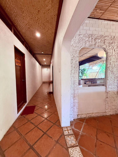 Interior 4, Mccoys Airport Hostel, Puerto Princesa City
