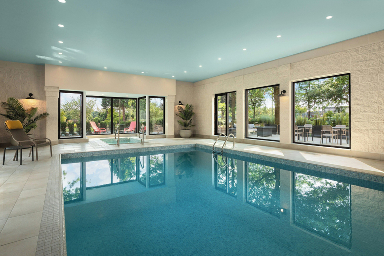 Sport & Beauty 5, Red Roof Inn PLUS+ Vancouver Airport, Greater Vancouver